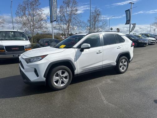 2020 Toyota RAV4 XLE