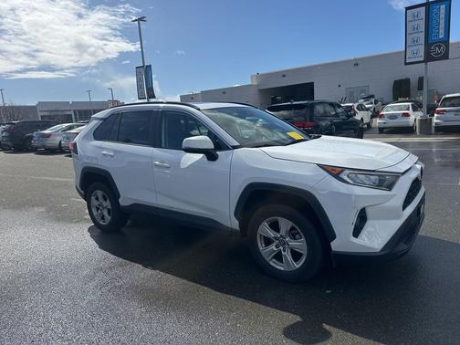 2020 Toyota RAV4 XLE
