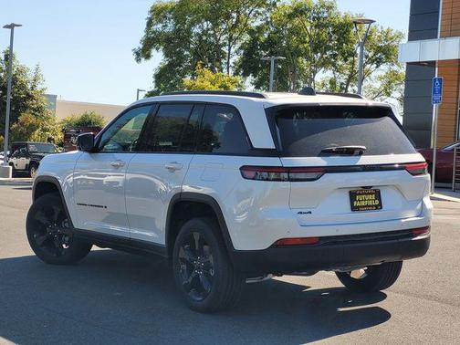 2025 Jeep Grand Cherokee Altitude