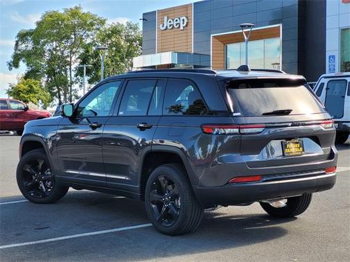 2025 Jeep Grand Cherokee Altitude