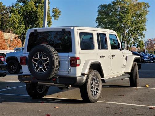 2025 Jeep Wrangler 4-Door Sahara 4x4