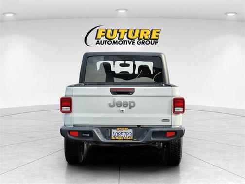 2023 Jeep Gladiator Overland