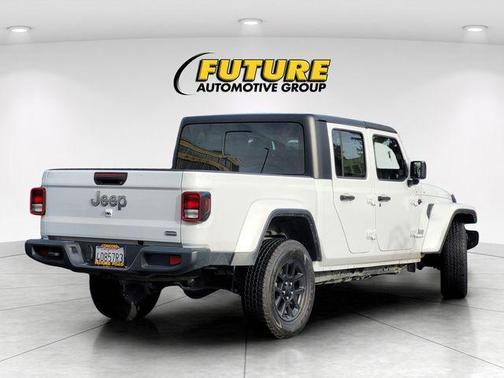 2023 Jeep Gladiator Overland