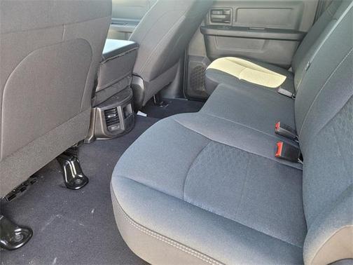 2025 RAM 2500 Tradesman Crew Cab 4x4 6'4' Box