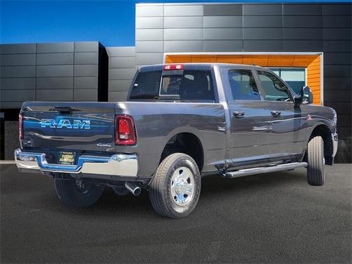 2025 RAM 2500 Tradesman Crew Cab 4x4 6'4' Box