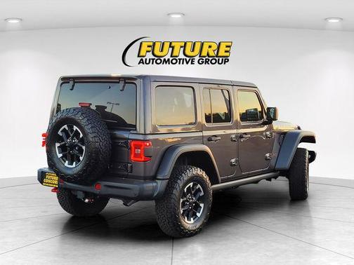 Granite Crystal Metallic Clearcoat 2026 Jeep Wrangler Rubicon