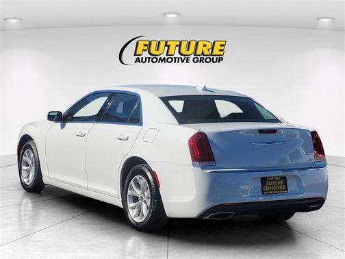 2022 Chrysler 300 Touring