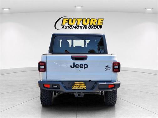 2025 Jeep Gladiator Willys