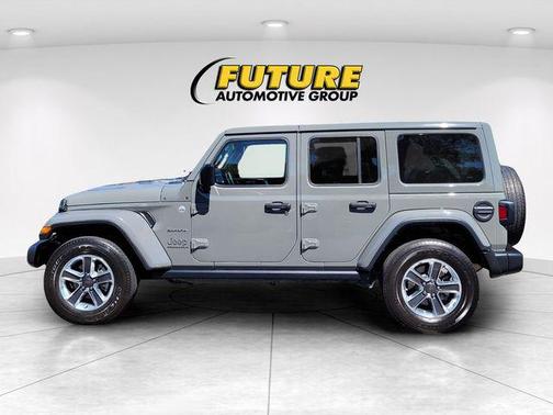 2023 Jeep Wrangler 4-Door Sahara Altitude 4x4