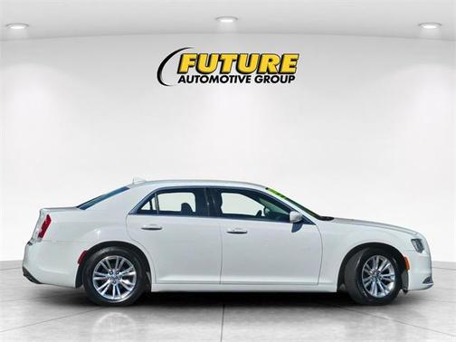 2018 Chrysler 300 Touring