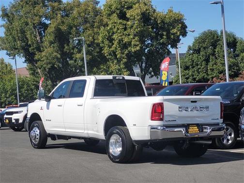2025 RAM 3500 Laramie Crew Cab 4x4 8' Box