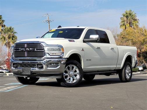 Photo 4 of 28 of 2019 RAM 2500 Laramie