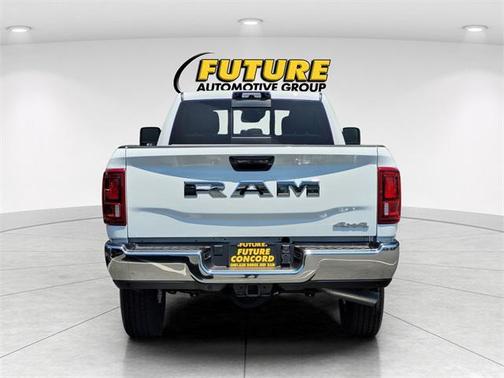 2025 RAM 2500 Tradesman Crew Cab 4x4 8' Box