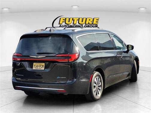 2021 Chrysler Pacifica Hybrid Touring L