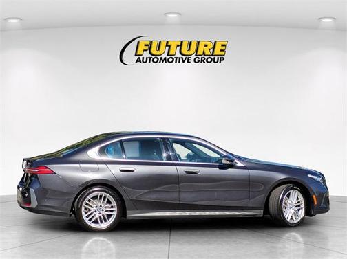 2025 BMW 530 i