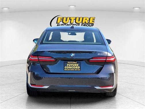 2025 BMW 530 i