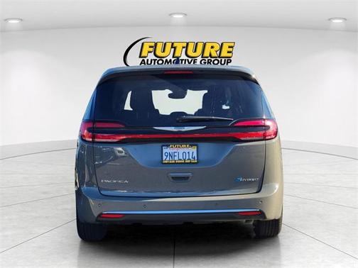 2023 Chrysler Pacifica Hybrid Limited
