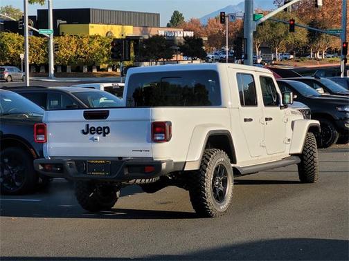 2025 Jeep Gladiator High Tide