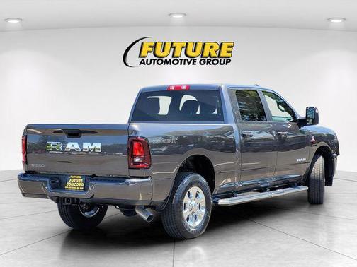 2025 RAM 2500 Big Horn Crew Cab 4x2 6'4' Box