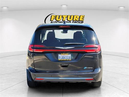 2023 Chrysler Pacifica Hybrid Touring L