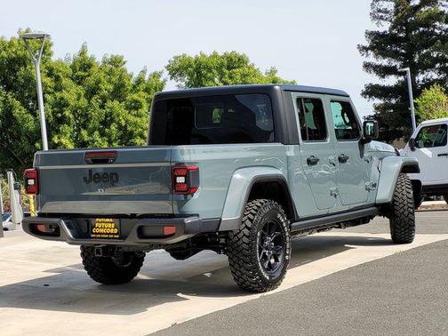 Anvil Clearcoat 2026 Jeep Gladiator Willys 4x4