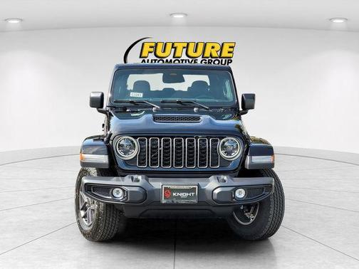Black Clearcoat 2026 Jeep Gladiator Sport S