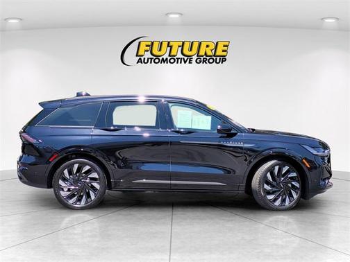 2024 Lincoln Nautilus Reserve