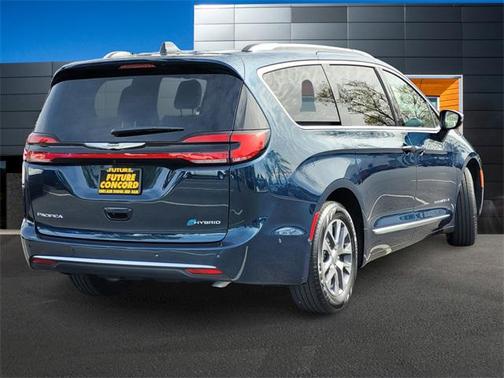 Fathom Blue Pearlcoat 2025 Chrysler Pacifica L