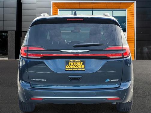 Fathom Blue Pearlcoat 2025 Chrysler Pacifica L