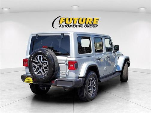 2024 Jeep Wrangler 4-Door Sahara 4x4