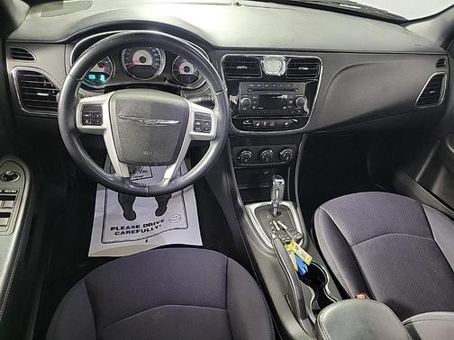 2013 Chrysler 200 Touring