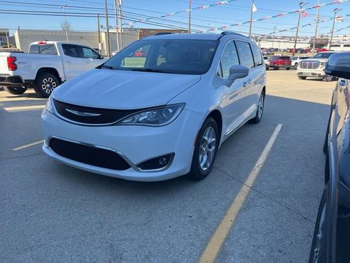 2018 Chrysler Pacifica Touring-L