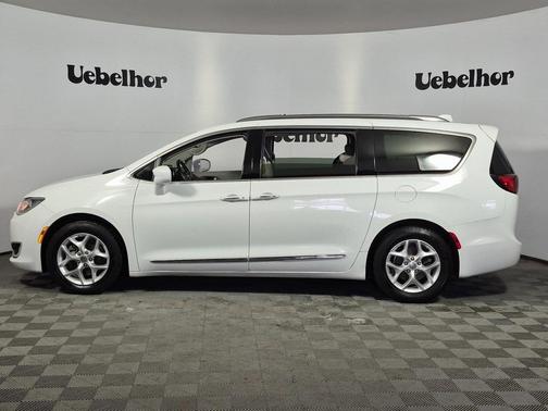 2018 Chrysler Pacifica Touring-L