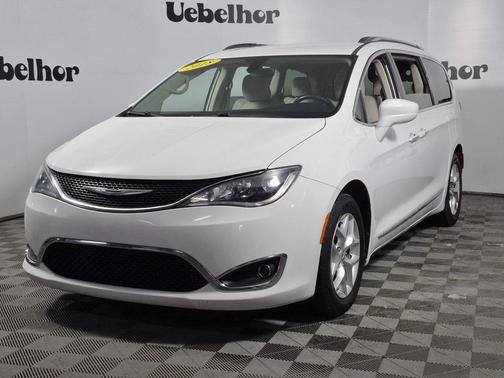 2018 Chrysler Pacifica Touring-L