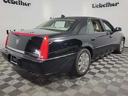 2010 Cadillac DTS Base