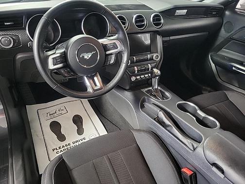 2021 Ford Mustang EcoBoost