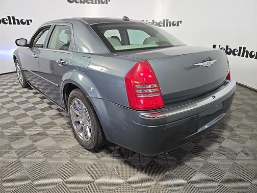 2005 Chrysler 300C Base
