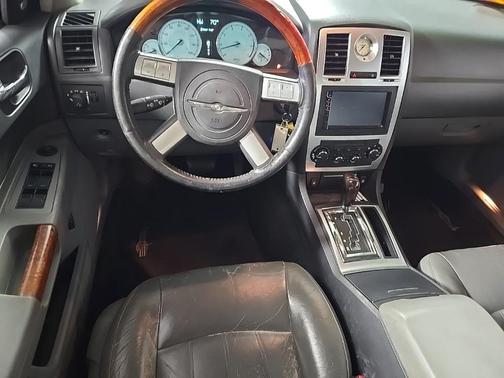 2005 Chrysler 300C Base