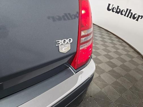 2005 Chrysler 300C Base