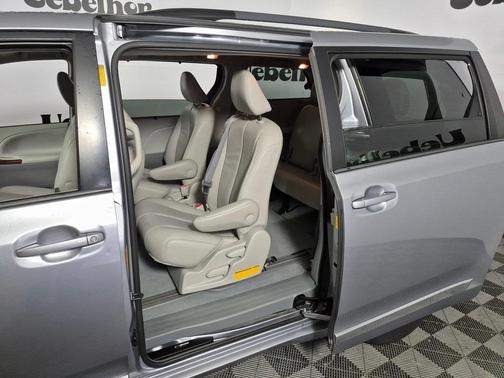 2013 Toyota Sienna XLE