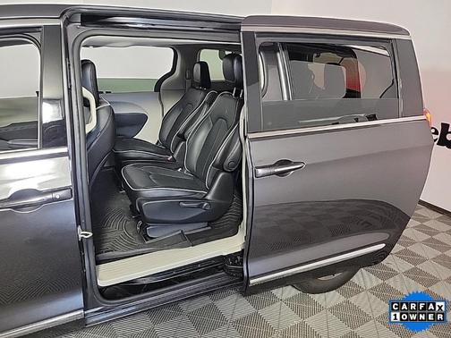 2023 Chrysler Pacifica Hybrid Limited