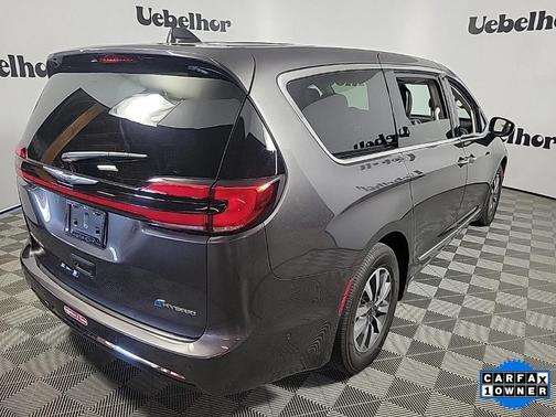 2023 Chrysler Pacifica Hybrid Limited