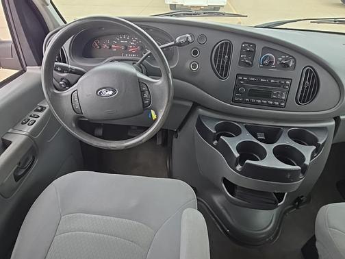 2008 Ford E350 Super Duty XL