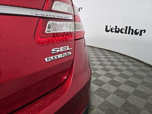 2015 Ford Taurus SEL