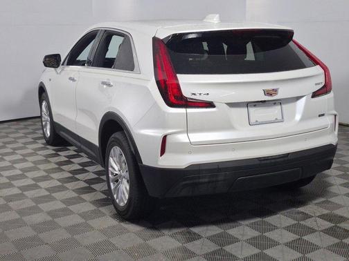 2024 Cadillac XT4 Luxury