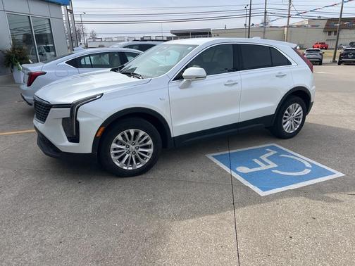 2024 Cadillac XT4 Luxury