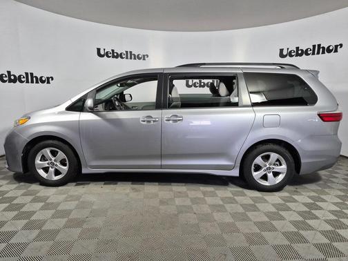 2018 Toyota Sienna LE