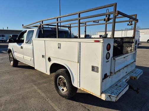 2005 Chevrolet Silverado 2500 LS H/D Extended Cab