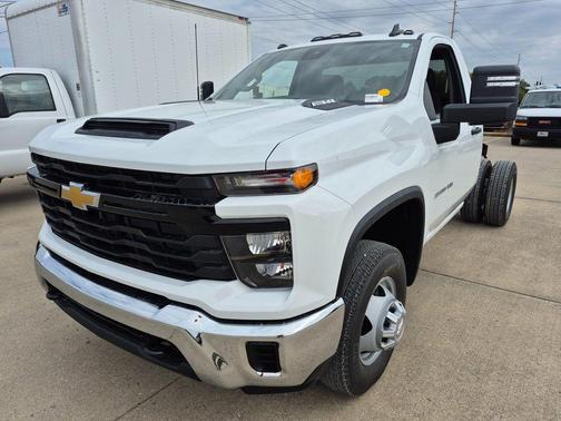 2026 Chevrolet Silverado 3500 WT