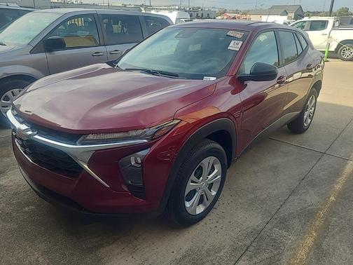 2025 Chevrolet Trax LS